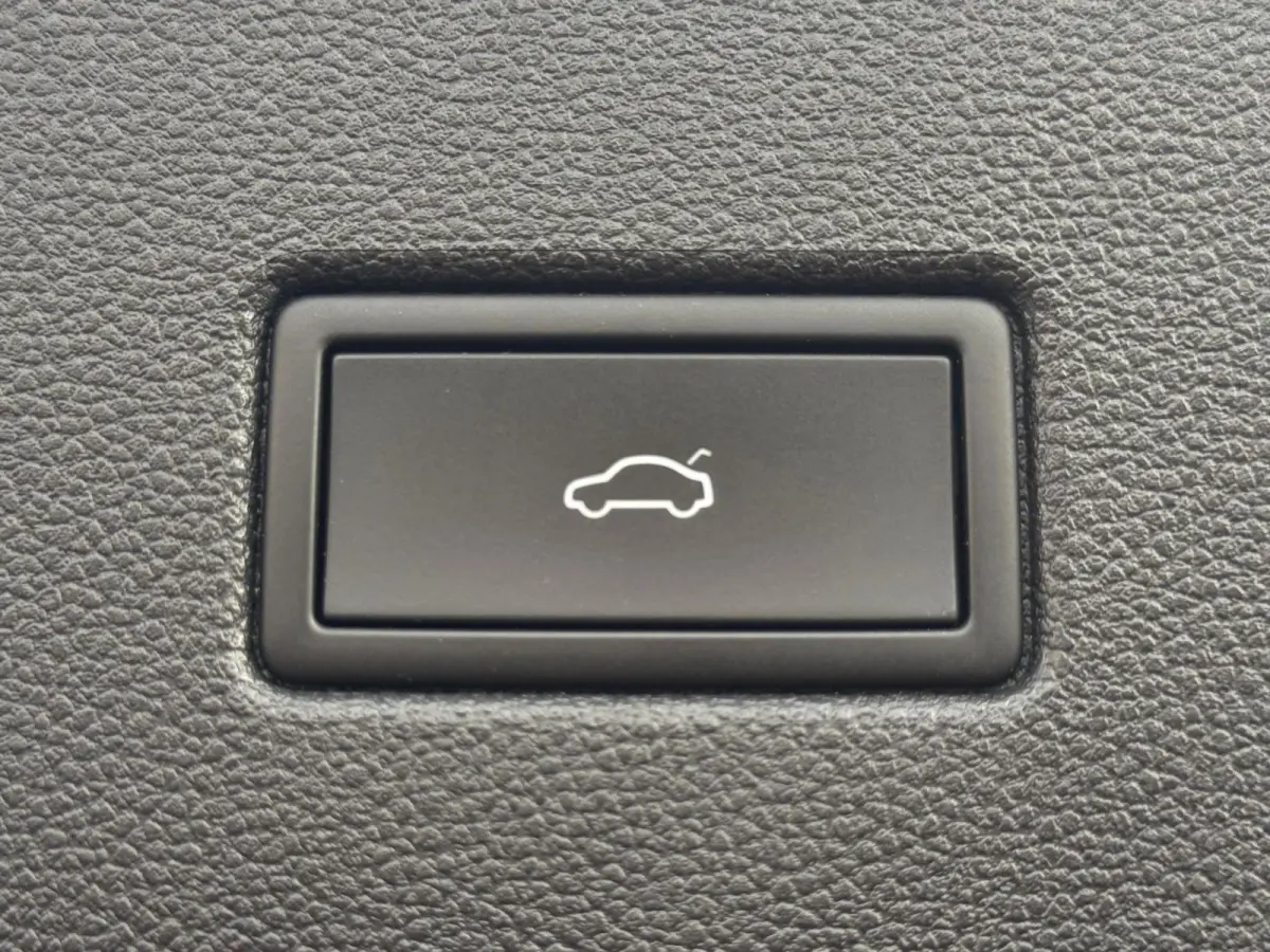 1.5 TSI DSG-7 3 X R-Line | Panorama | Camera | Parksens |Keyless | Carplay |