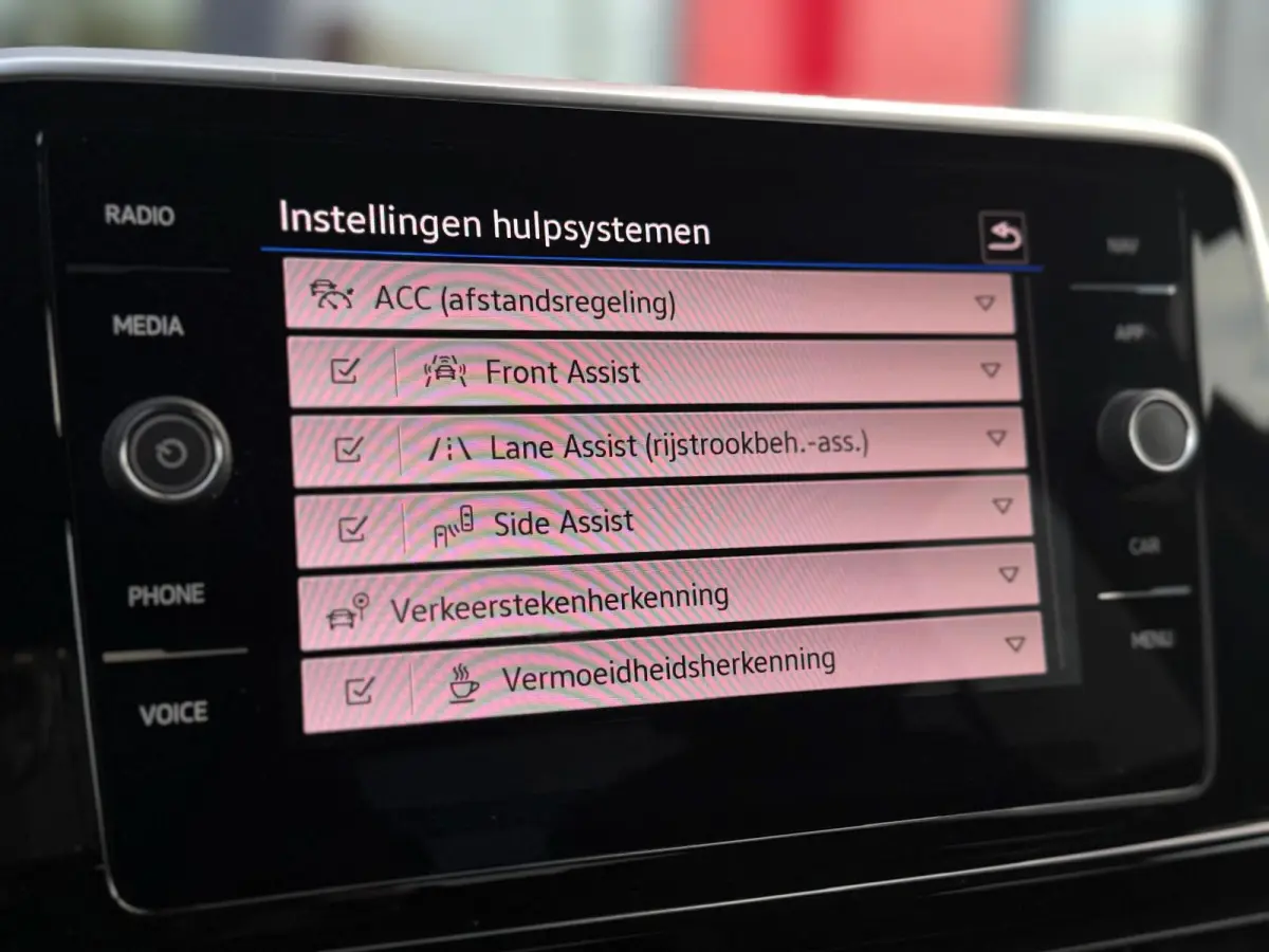 1.5 TSI DSG-7 3 X R-Line | Panorama | Camera | Parksens |Keyless | Carplay |