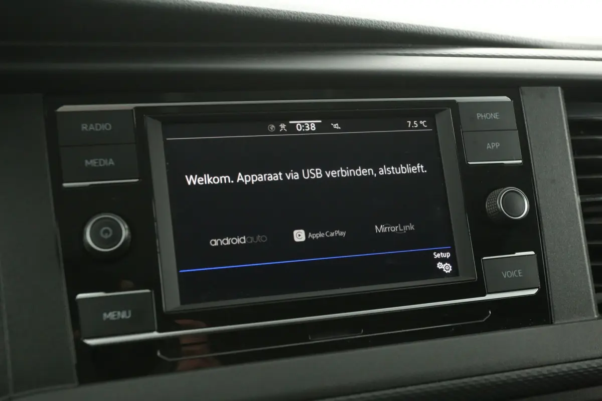 2.0 TDI L1H1 140PK | Marge | Airco | Carplay | Trekhaak* | Sidebars | Elektrpakket