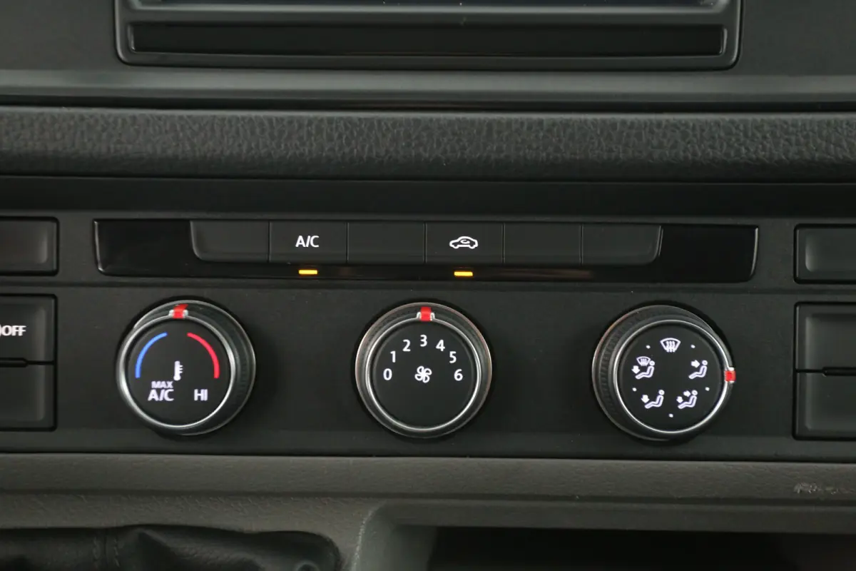 2.0 TDI L3H3 140PK | Airco | Cruise | Camera | 3 Zits | Carplay | Imperiaal | Parkeersens.