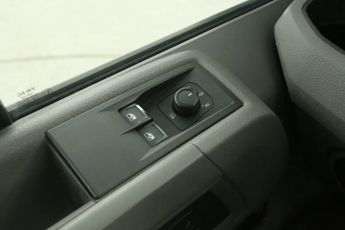 2.0 TDI L3H3 140PK | Airco | Cruise | Camera | 3 Zits | Carplay | Imperiaal | Parkeersens.