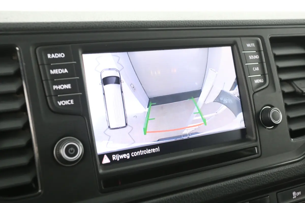 2.0 TDI L3H3 140PK | Airco | Cruise | Camera | 3 Zits | Carplay | Imperiaal | Parkeersens.