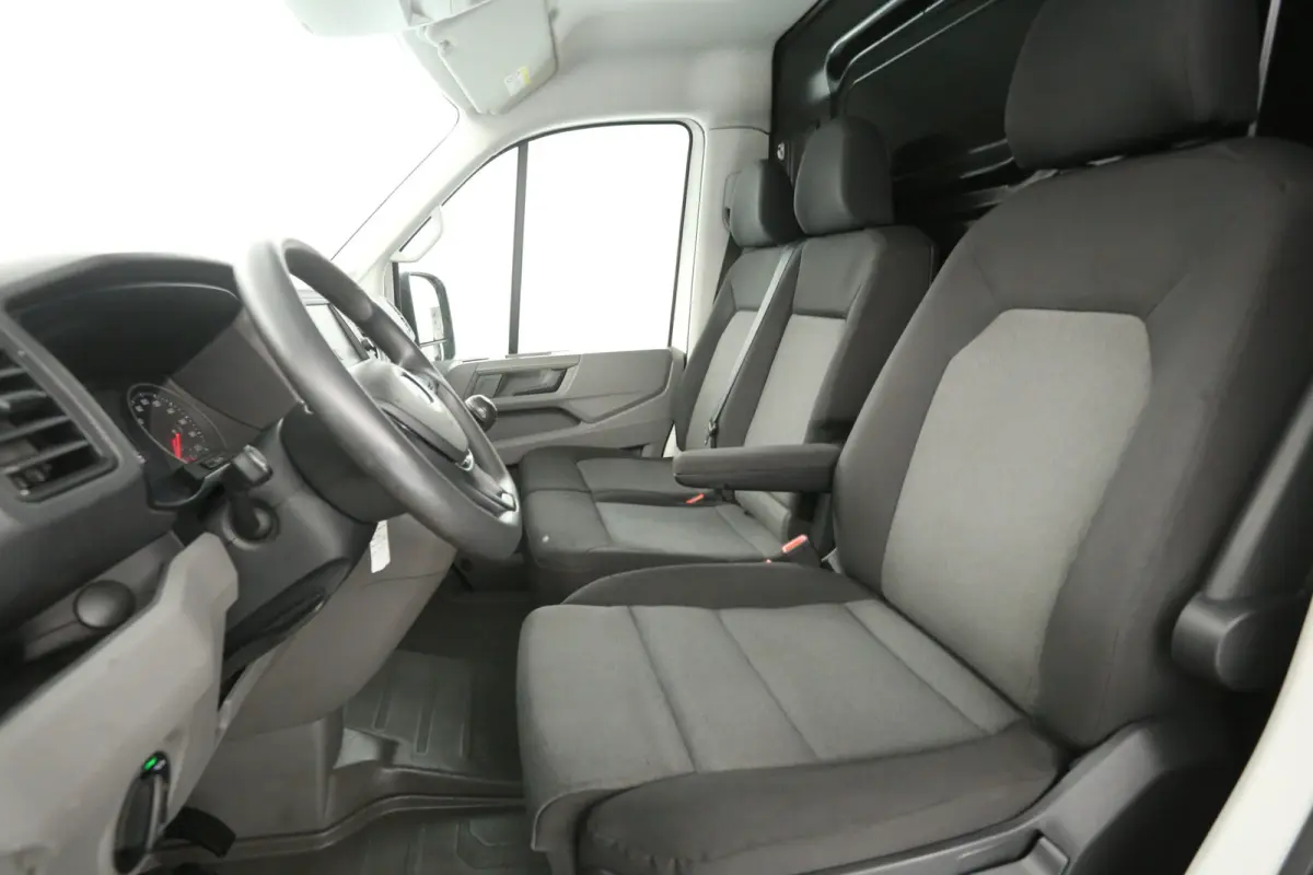 2.0 TDI L3H3 140PK | Airco | Cruise | Camera | 3 Zits | Carplay | Imperiaal | Parkeersens.