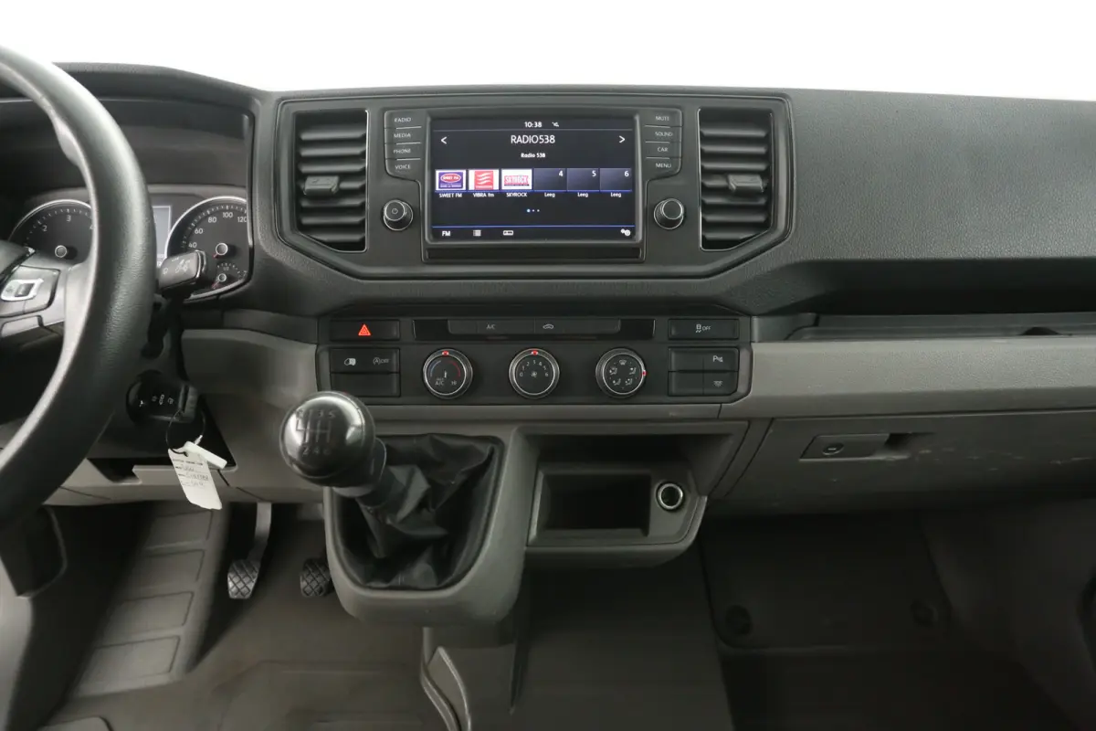 2.0 TDI L3H3 140PK | Airco | Cruise | Camera | 3 Zits | Carplay | Imperiaal | Parkeersens.