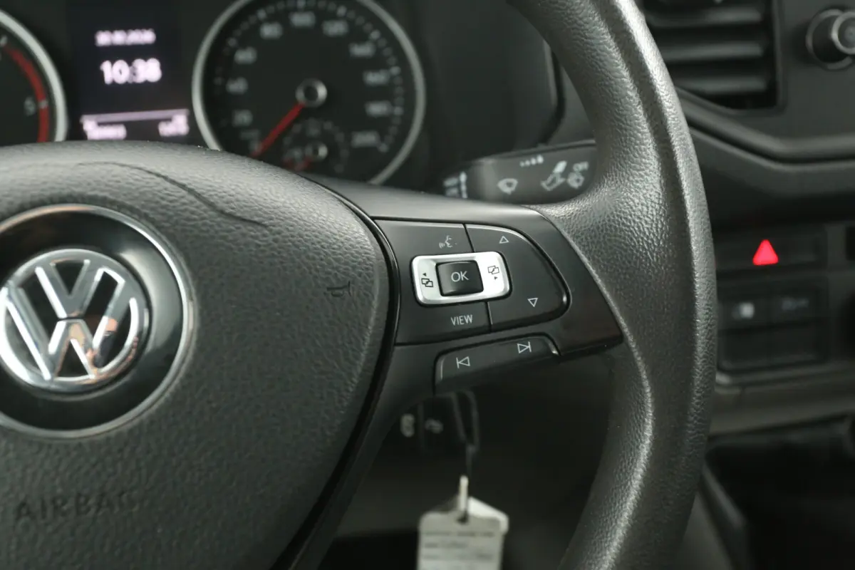 2.0 TDI L3H3 140PK | Airco | Cruise | Camera | 3 Zits | Carplay | Imperiaal | Parkeersens.