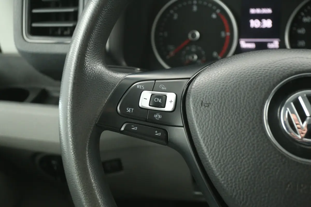 2.0 TDI L3H3 140PK | Airco | Cruise | Camera | 3 Zits | Carplay | Imperiaal | Parkeersens.