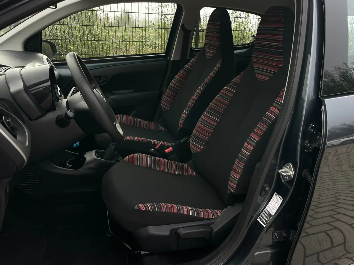 1.0 e-VTi Selection | scherm | Airco | Bluetooth |