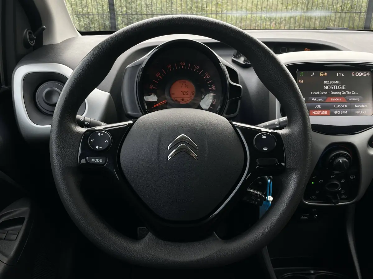 1.0 e-VTi Selection | scherm | Airco | Bluetooth |