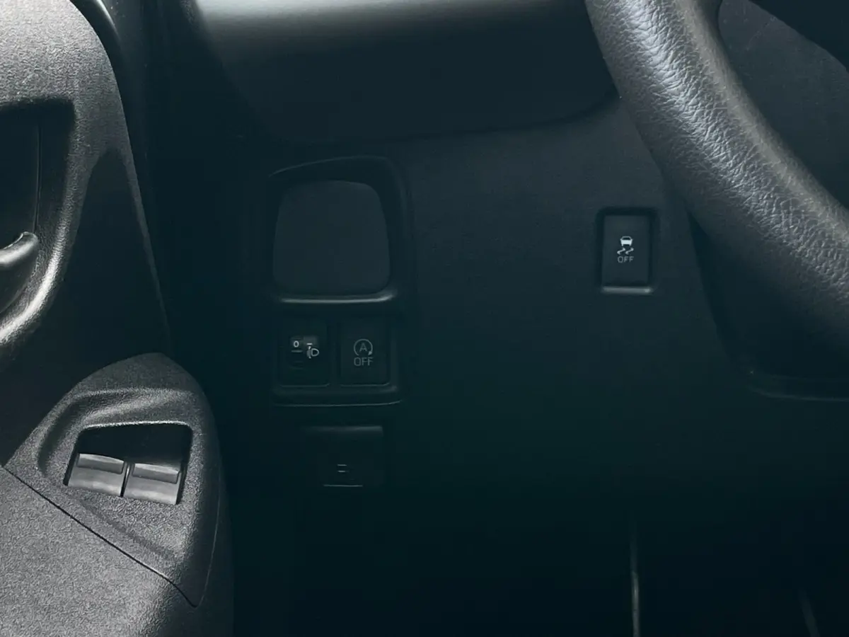 1.0 e-VTi Selection | scherm | Airco | Bluetooth |