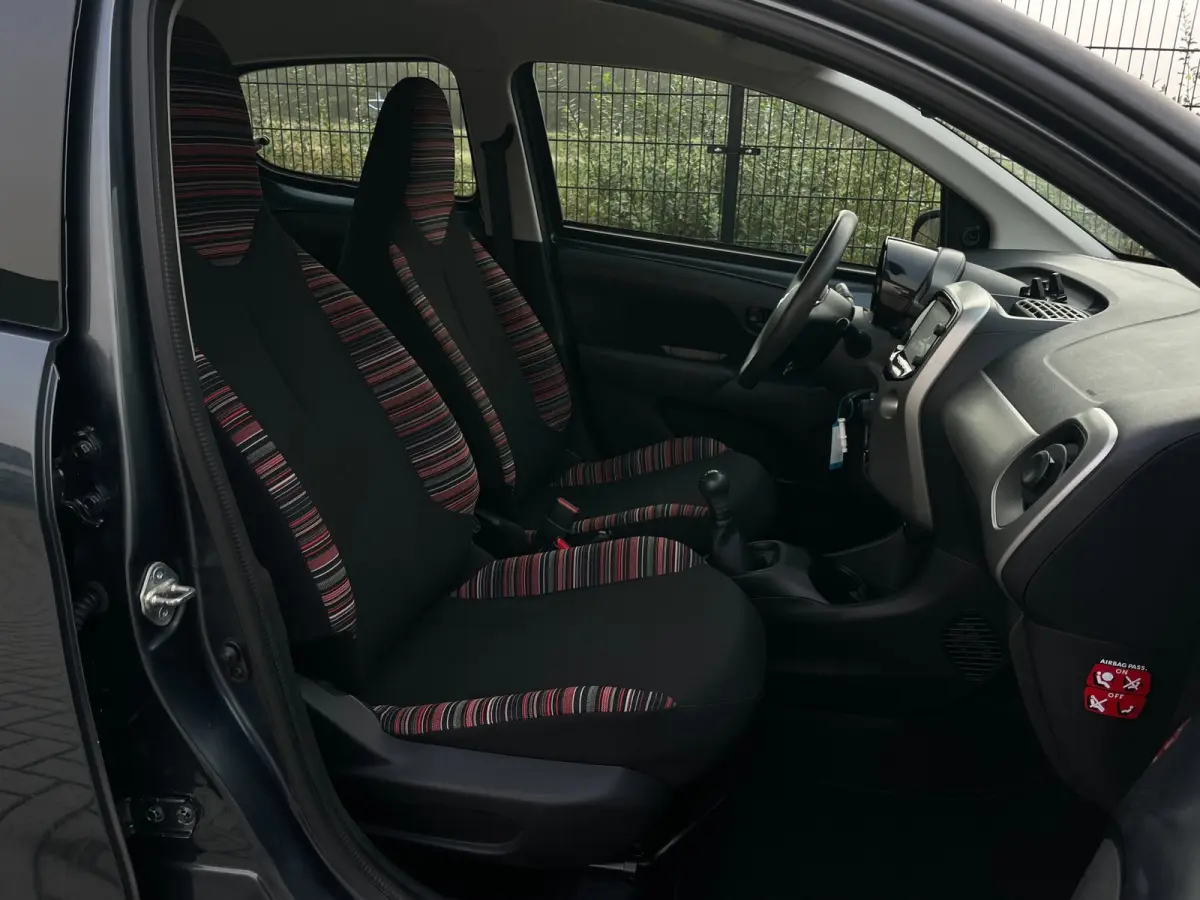 1.0 e-VTi Selection | scherm | Airco | Bluetooth |