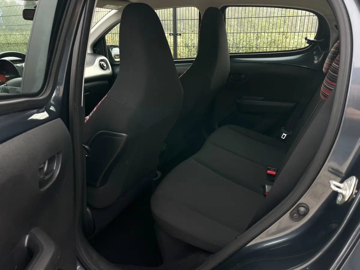1.0 e-VTi Selection | scherm | Airco | Bluetooth |