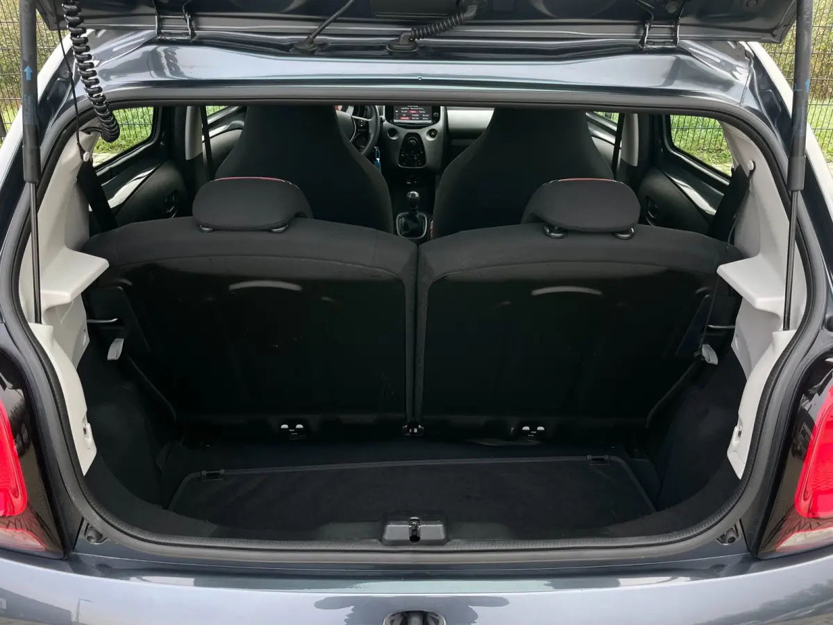 1.0 e-VTi Selection | scherm | Airco | Bluetooth |