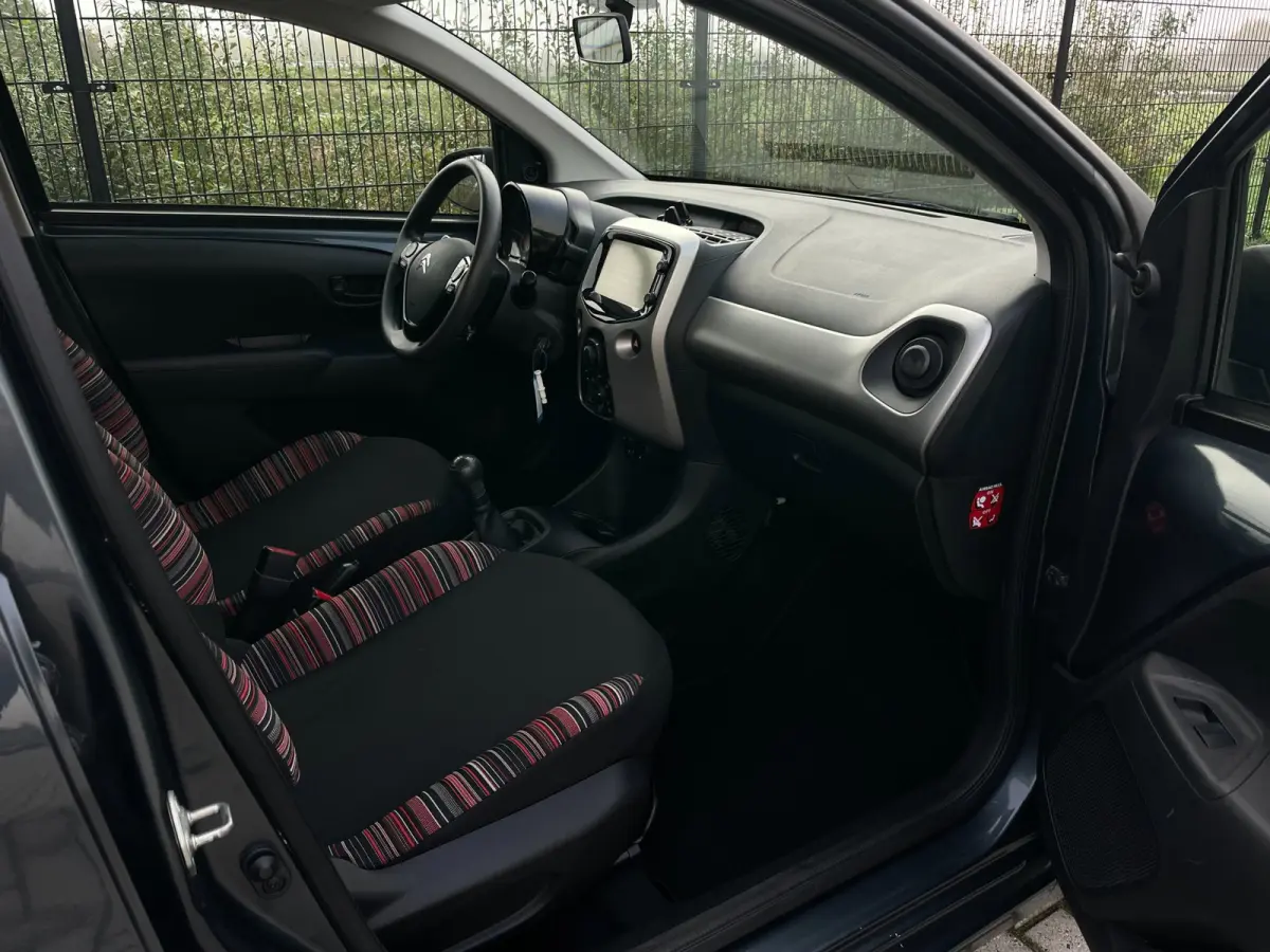 1.0 e-VTi Selection | scherm | Airco | Bluetooth |