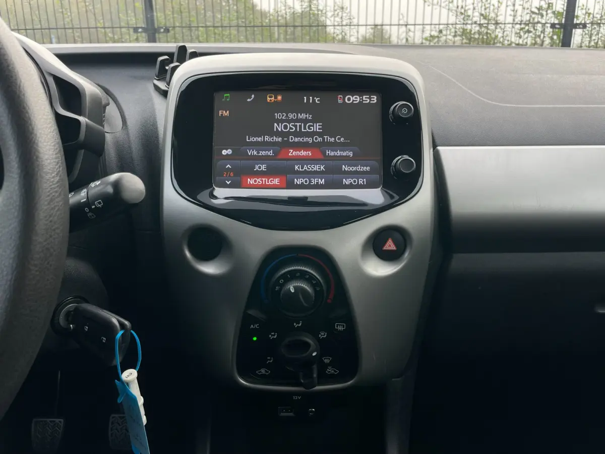 1.0 e-VTi Selection | scherm | Airco | Bluetooth |
