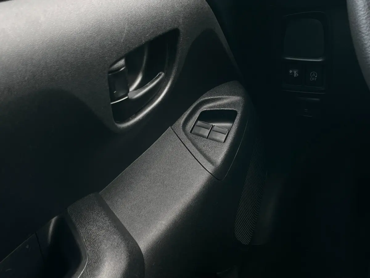 1.0 e-VTi Selection | scherm | Airco | Bluetooth |