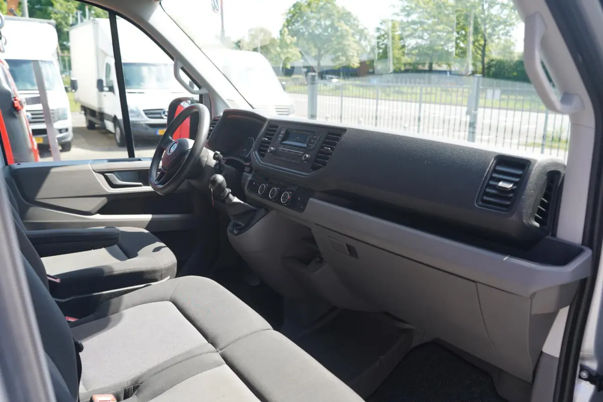 2.0 TDI 177 pk L3H3 Airco, Trekhaak 3.000 kg Laadruimte Pakket, 3-Zits