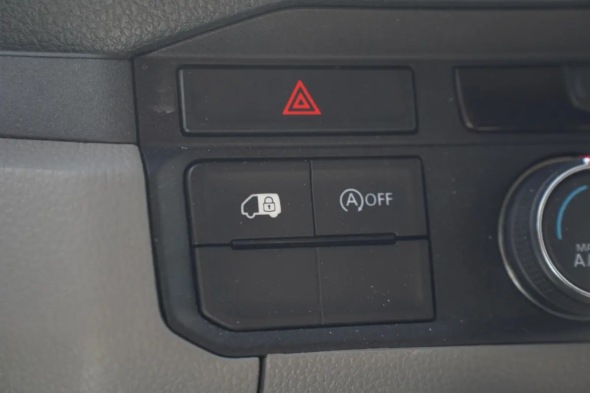 2.0 TDI 177 pk L3H3 Airco, Trekhaak 3.000 kg Laadruimte Pakket, 3-Zits