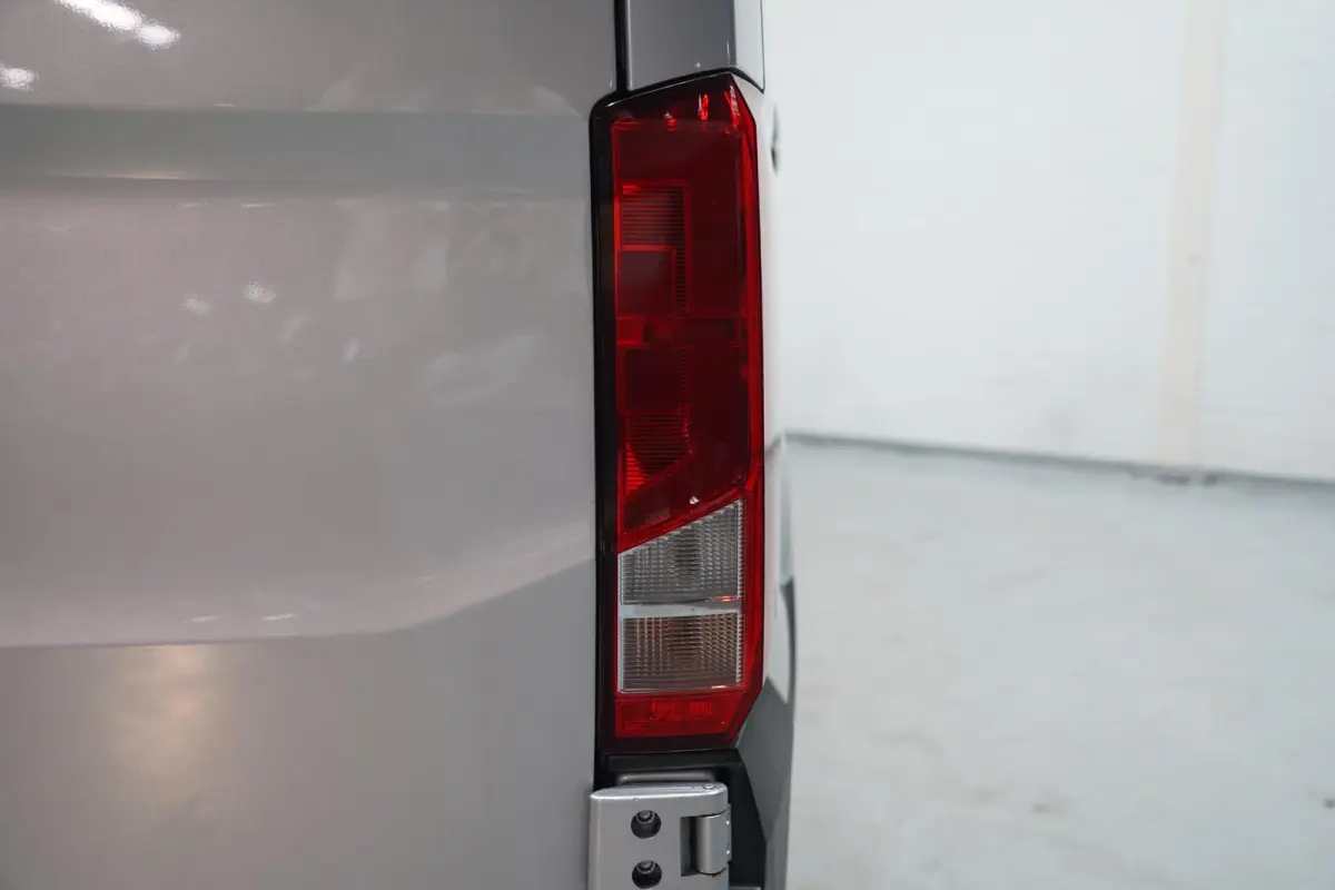 2.0 TDI 177 pk L3H3 Airco, Trekhaak 3.000 kg Laadruimte Pakket, 3-Zits