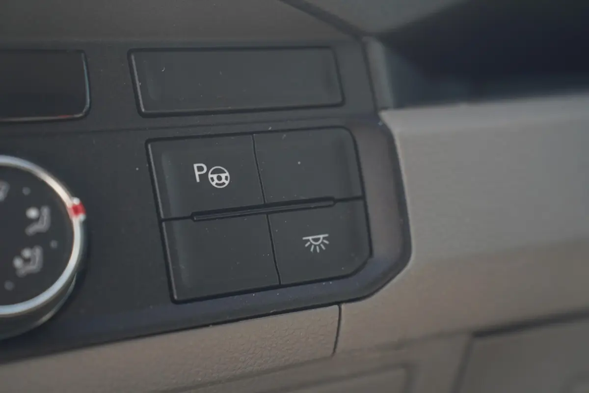 2.0 TDI 177 pk L3H3 Airco, Trekhaak 3.000 kg Laadruimte Pakket, 3-Zits