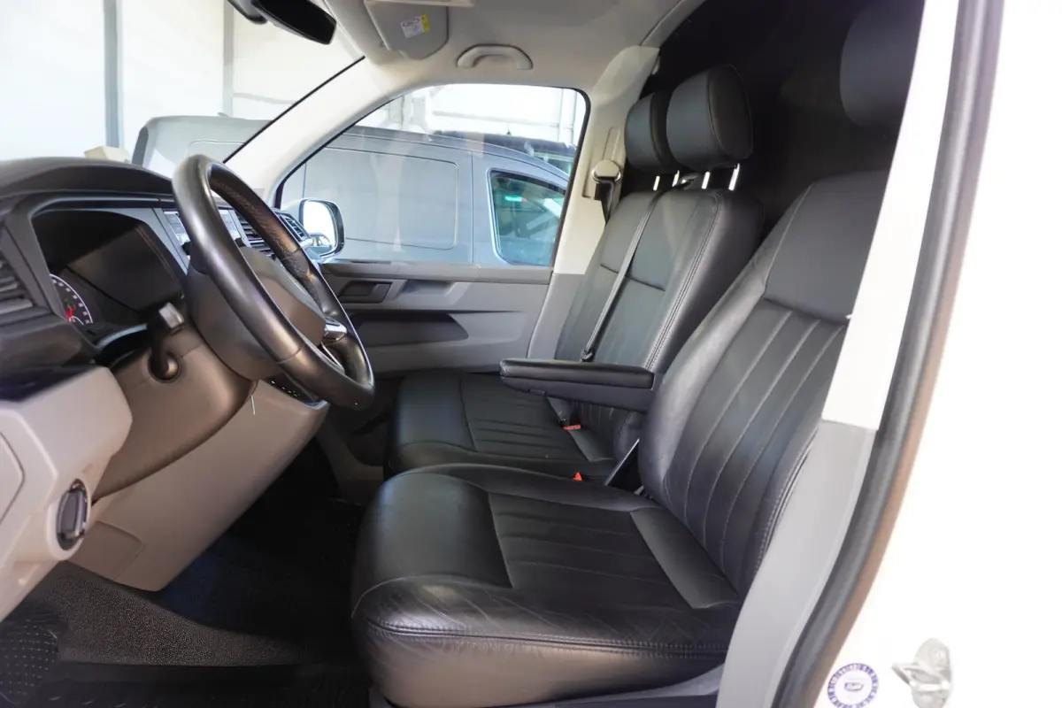150pk automaat 20" Velgen Sidebars Apple Carplay Parkeersensoren Airco Cruise control Leder