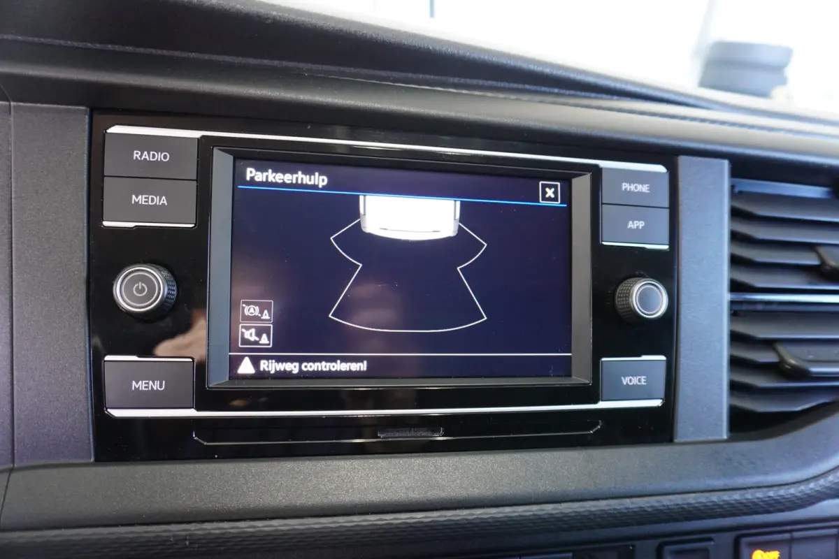 150pk automaat 20" Velgen Sidebars Apple Carplay Parkeersensoren Airco Cruise control Leder