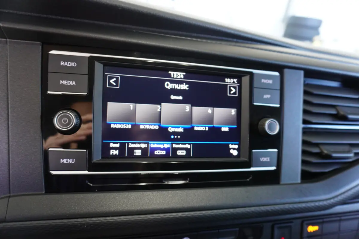 150pk automaat 20" Velgen Sidebars Apple Carplay Parkeersensoren Airco Cruise control Leder