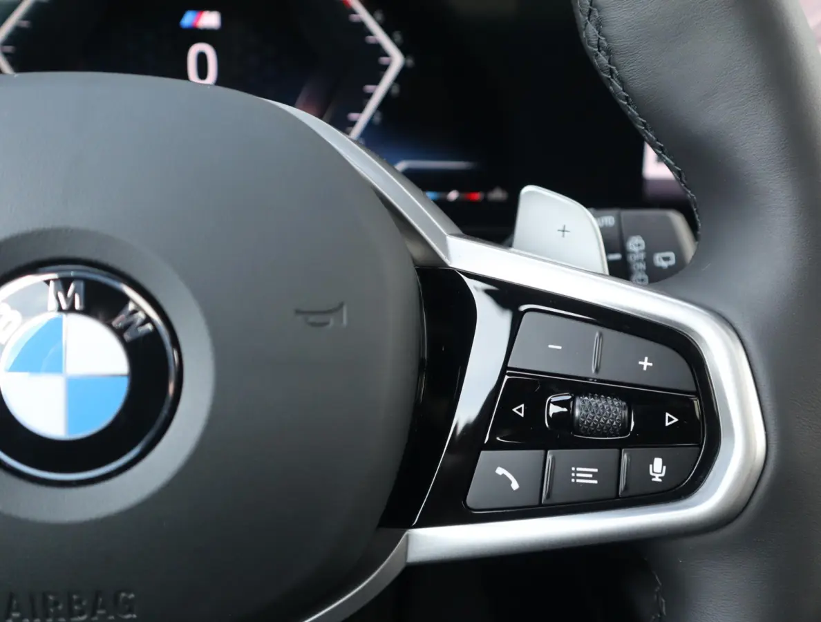 330i xDrive | Pano | Trekhaak | 360 Camera | HUD