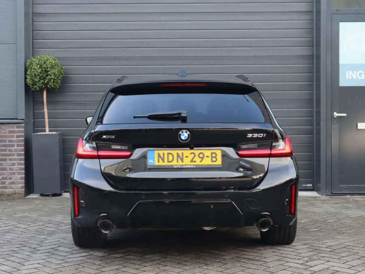 330i xDrive | Pano | Trekhaak | 360 Camera | HUD
