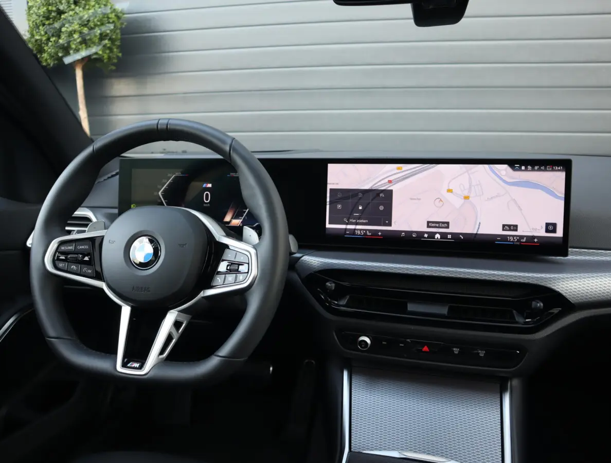 330i xDrive | Pano | Trekhaak | 360 Camera | HUD