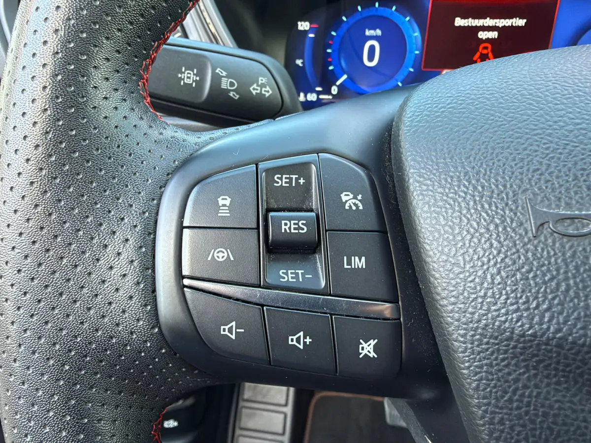 2.5 PHEV ST-Line Automaat Adaptieve cruise control Voor en achter camera Lichtmetalen velgen Privacy glass Navigatie