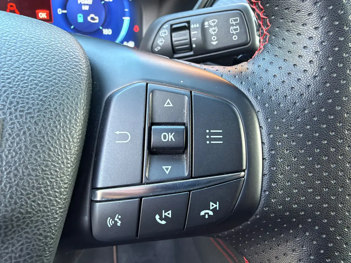 2.5 PHEV ST-Line Automaat Adaptieve cruise control Voor en achter camera Lichtmetalen velgen Privacy glass Navigatie