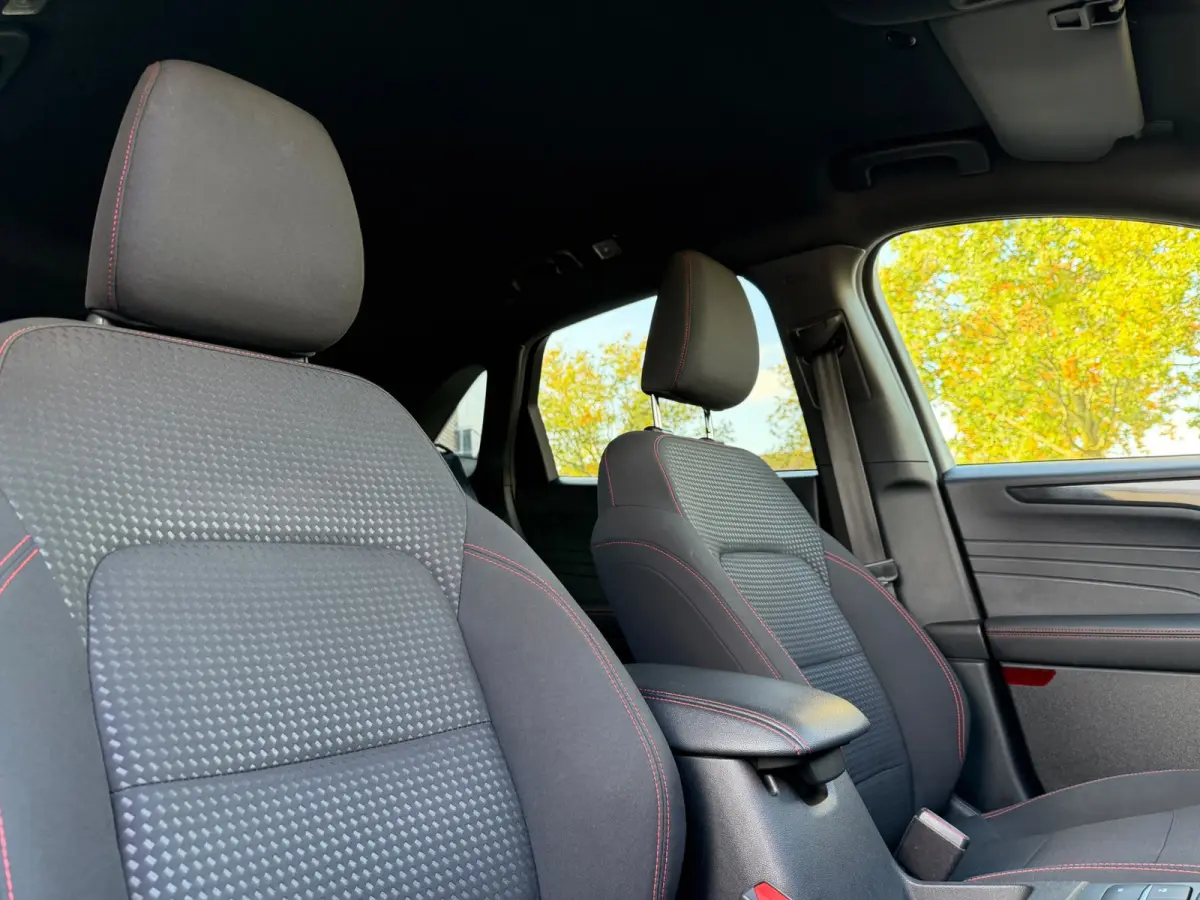 2.5 PHEV ST-Line Automaat Adaptieve cruise control Voor en achter camera Lichtmetalen velgen Privacy glass Navigatie