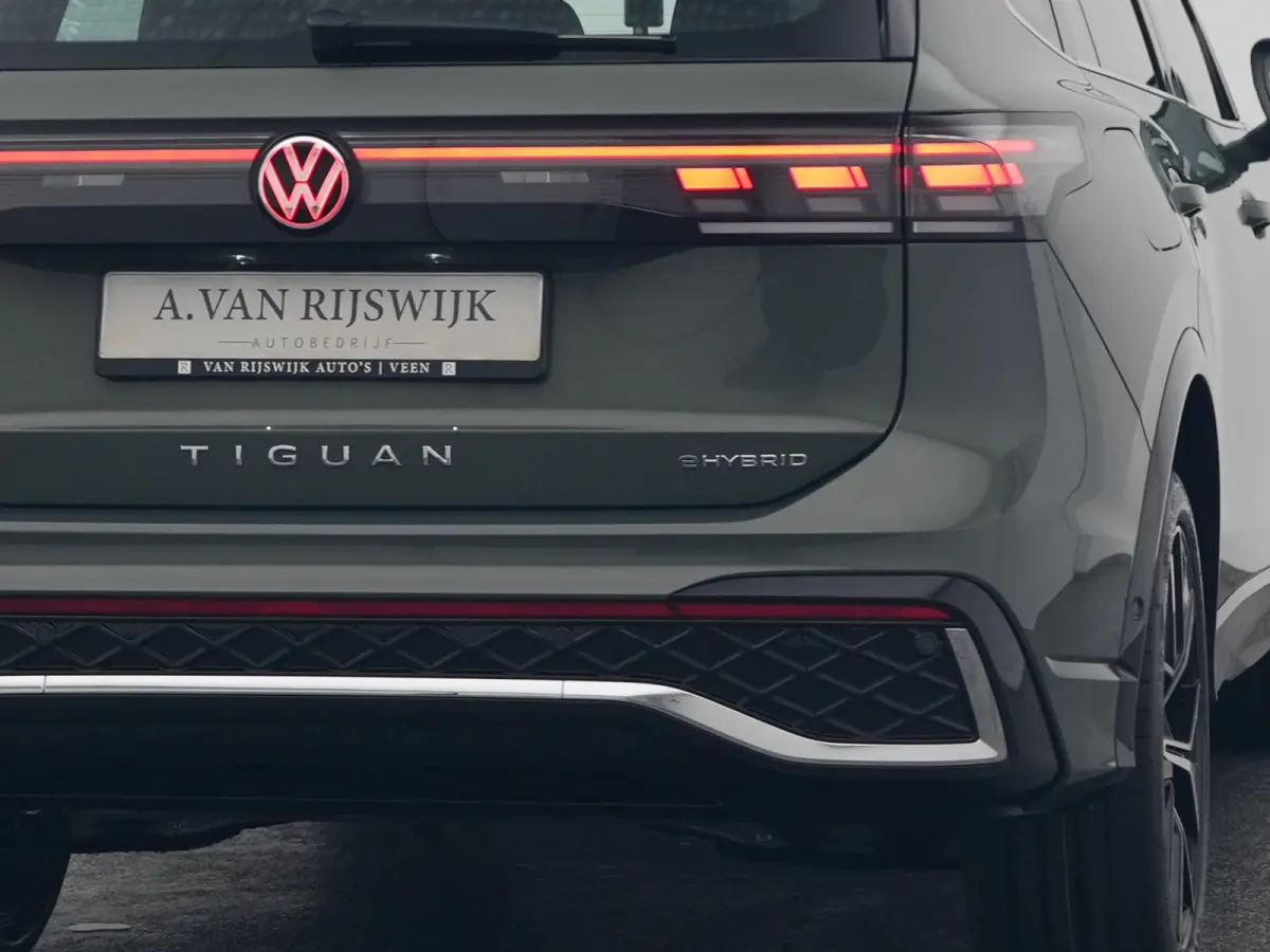 1.5 eHybrid R-Line NEW | PANO | 360° | HUD | ADAPTIVE | STOELMASSAGE | STOEL- EN STUURVERW. | TREKHAAK