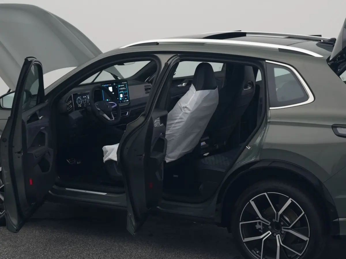 1.5 eHybrid R-Line NEW | PANO | 360° | HUD | ADAPTIVE | STOELMASSAGE | STOEL- EN STUURVERW. | TREKHAAK