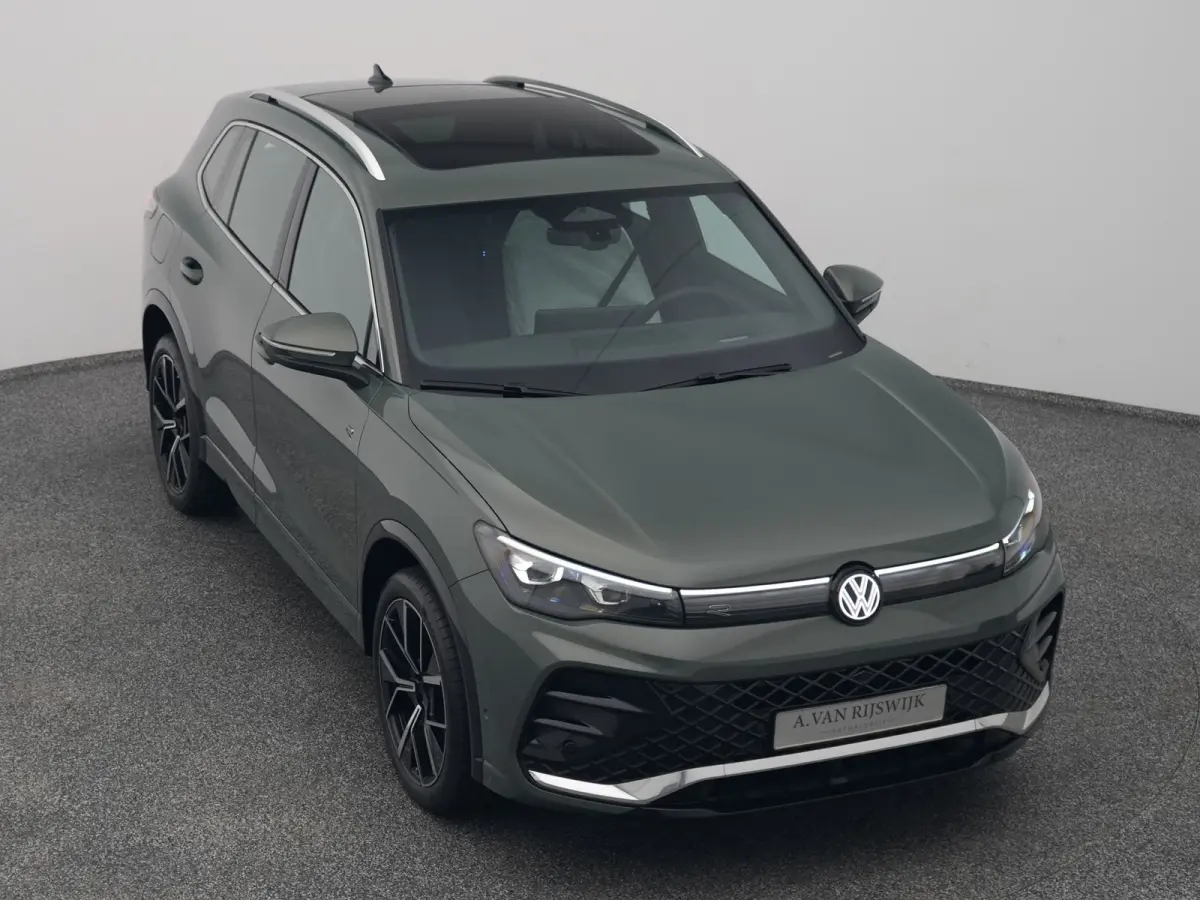 1.5 eHybrid R-Line NEW | PANO | 360° | HUD | ADAPTIVE | STOELMASSAGE | STOEL- EN STUURVERW. | TREKHAAK