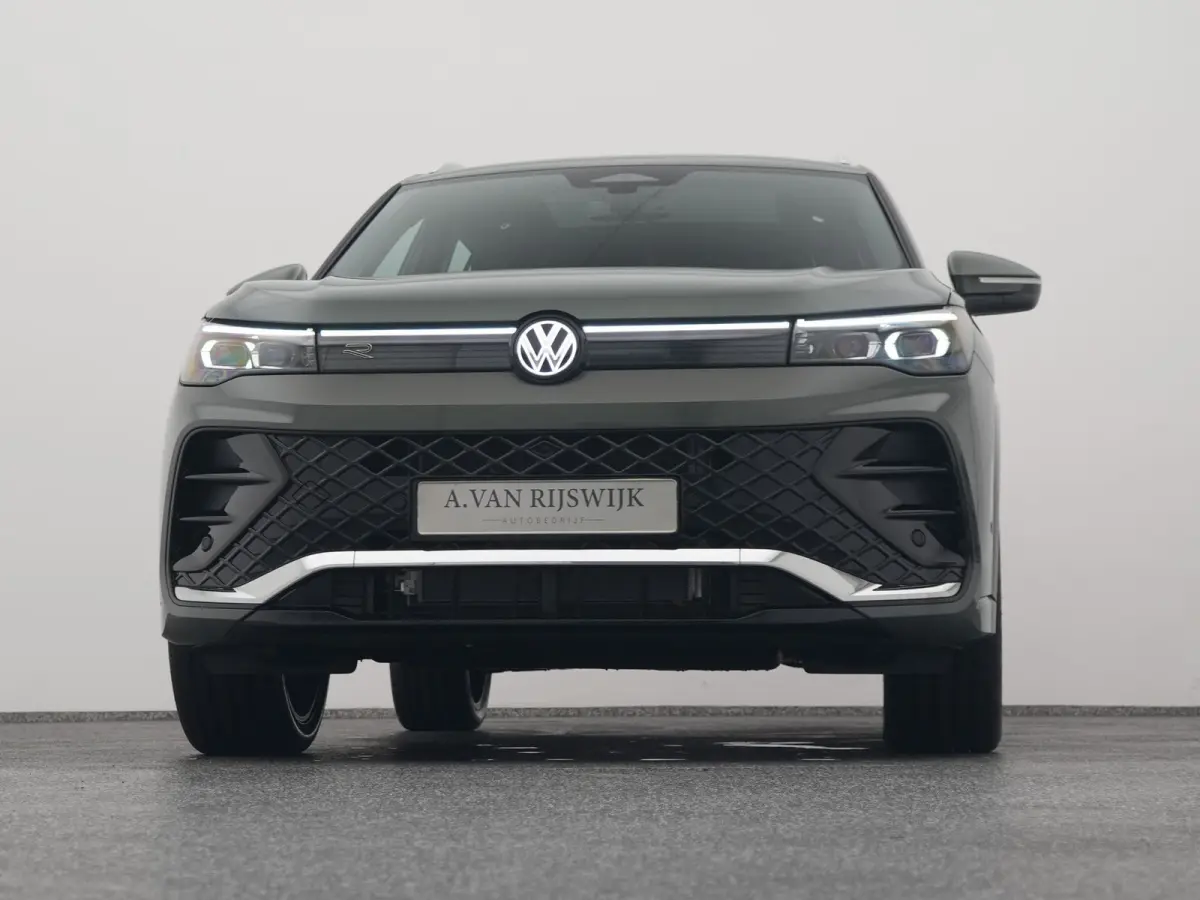 1.5 eHybrid R-Line NEW | PANO | 360° | HUD | ADAPTIVE | STOELMASSAGE | STOEL- EN STUURVERW. | TREKHAAK