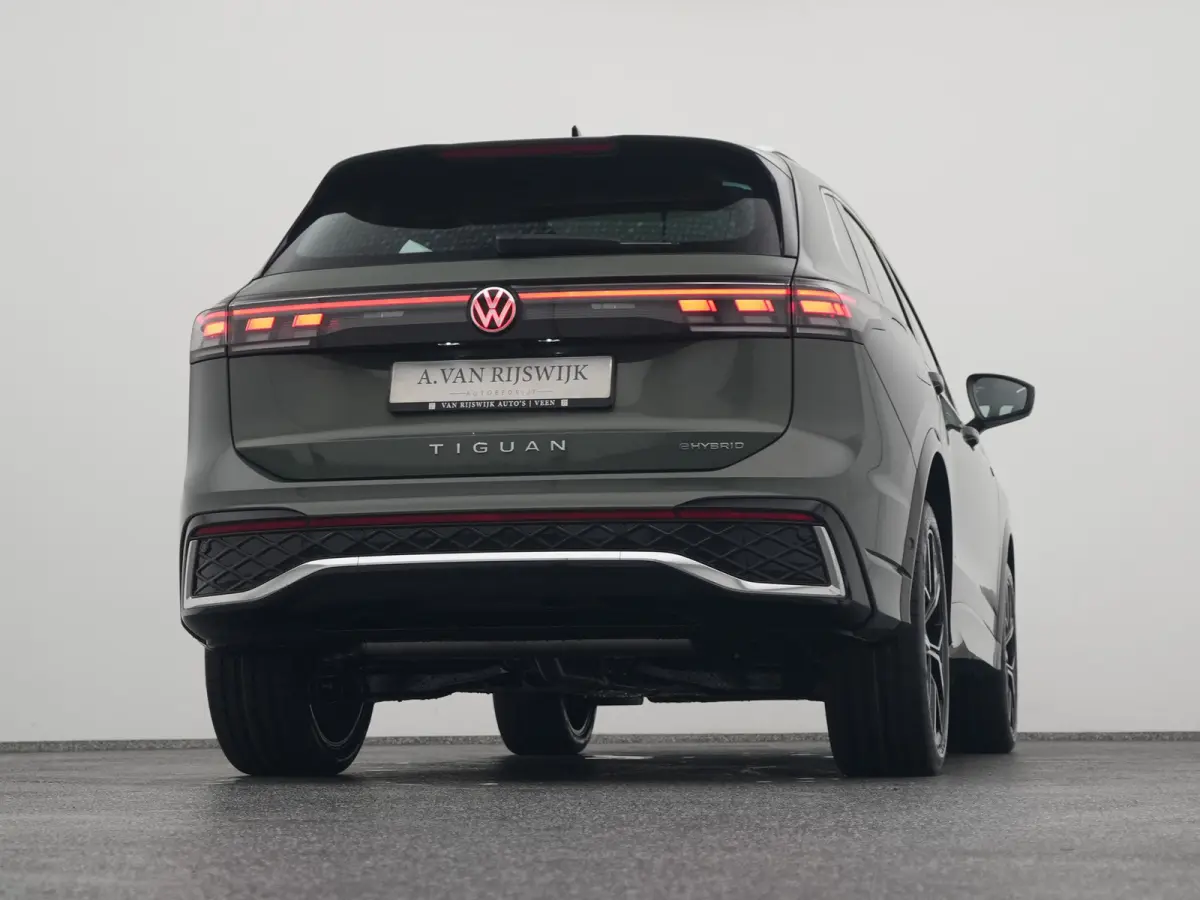 1.5 eHybrid R-Line NEW | PANO | 360° | HUD | ADAPTIVE | STOELMASSAGE | STOEL- EN STUURVERW. | TREKHAAK