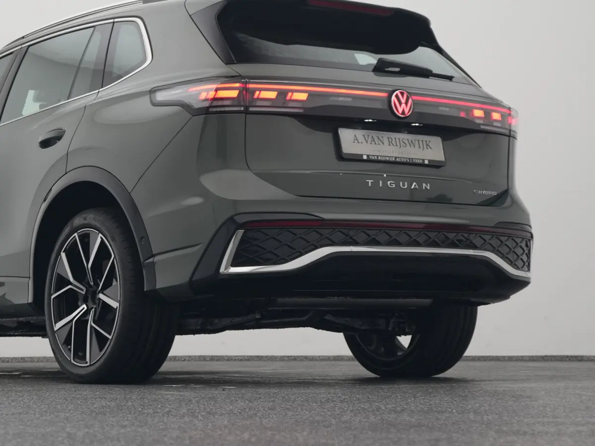 1.5 eHybrid R-Line NEW | PANO | 360° | HUD | ADAPTIVE | STOELMASSAGE | STOEL- EN STUURVERW. | TREKHAAK