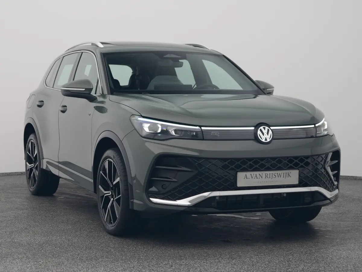 1.5 eHybrid R-Line NEW | PANO | 360° | HUD | ADAPTIVE | STOELMASSAGE | STOEL- EN STUURVERW. | TREKHAAK