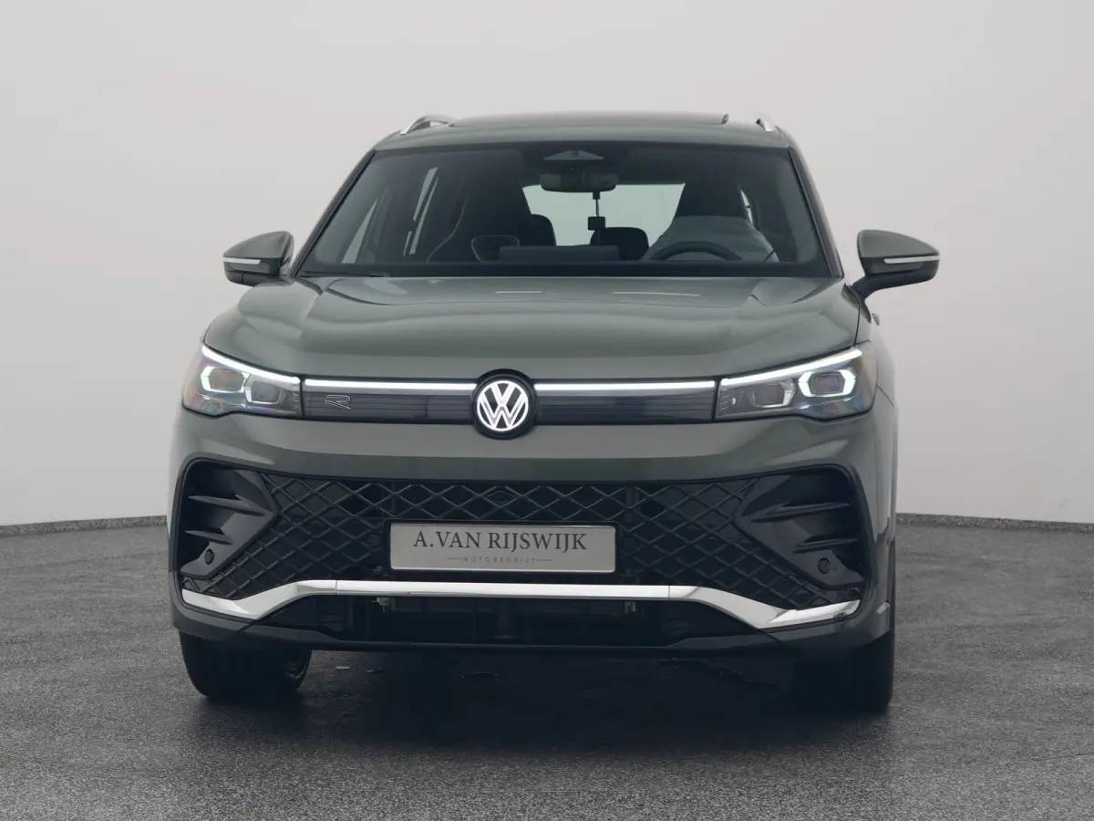 1.5 eHybrid R-Line NEW | PANO | 360° | HUD | ADAPTIVE | STOELMASSAGE | STOEL- EN STUURVERW. | TREKHAAK