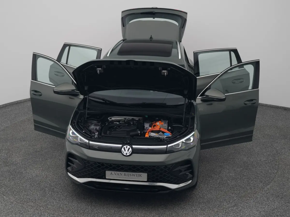 1.5 eHybrid R-Line NEW | PANO | 360° | HUD | ADAPTIVE | STOELMASSAGE | STOEL- EN STUURVERW. | TREKHAAK