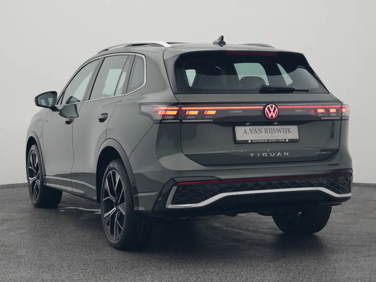 1.5 eHybrid R-Line NEW | PANO | 360° | HUD | ADAPTIVE | STOELMASSAGE | STOEL- EN STUURVERW. | TREKHAAK