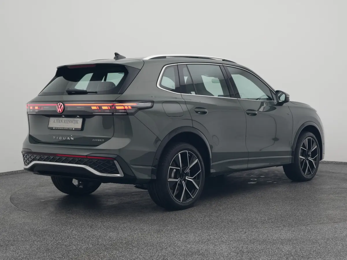 1.5 eHybrid R-Line NEW | PANO | 360° | HUD | ADAPTIVE | STOELMASSAGE | STOEL- EN STUURVERW. | TREKHAAK