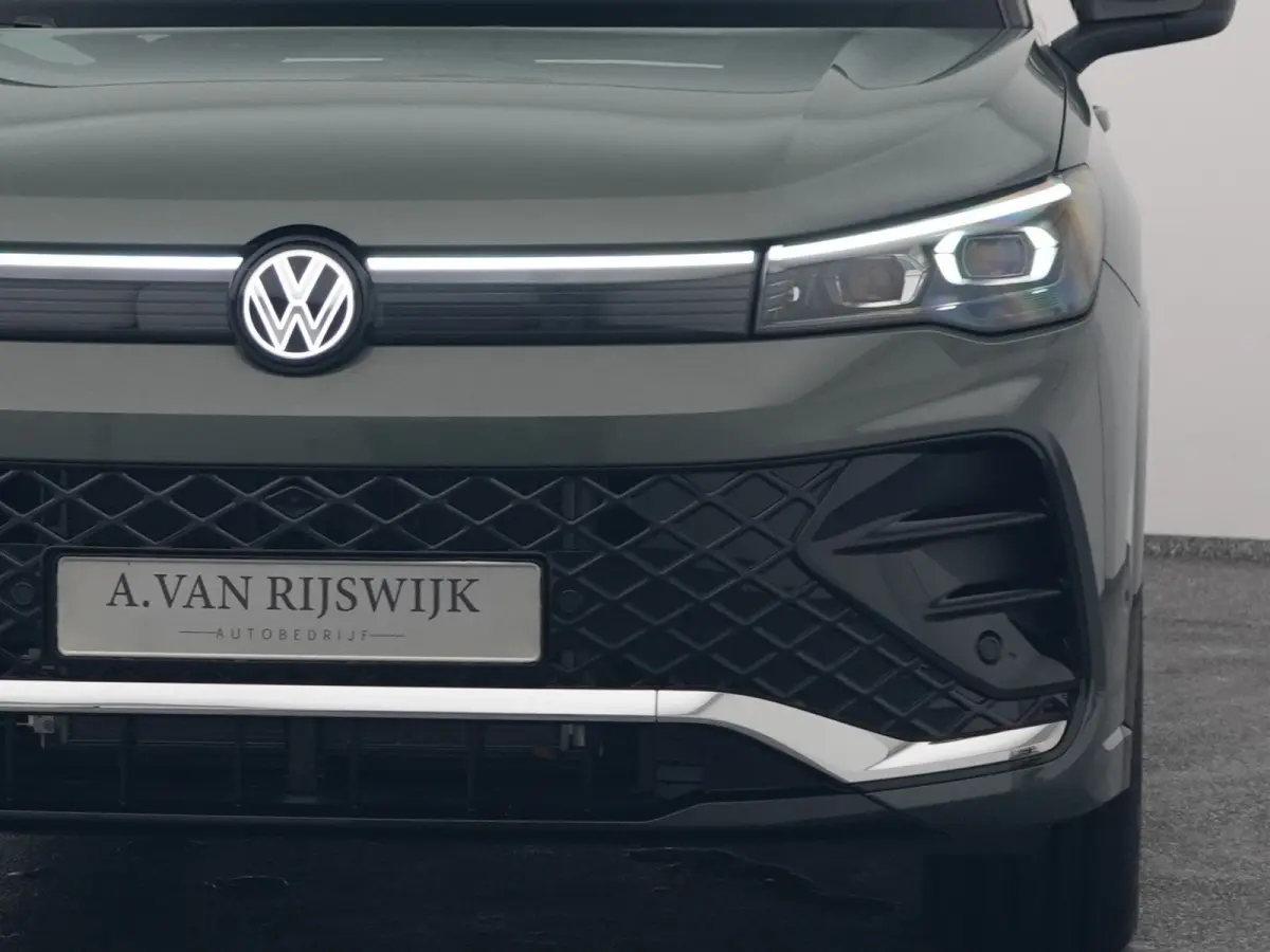 1.5 eHybrid R-Line NEW | PANO | 360° | HUD | ADAPTIVE | STOELMASSAGE | STOEL- EN STUURVERW. | TREKHAAK