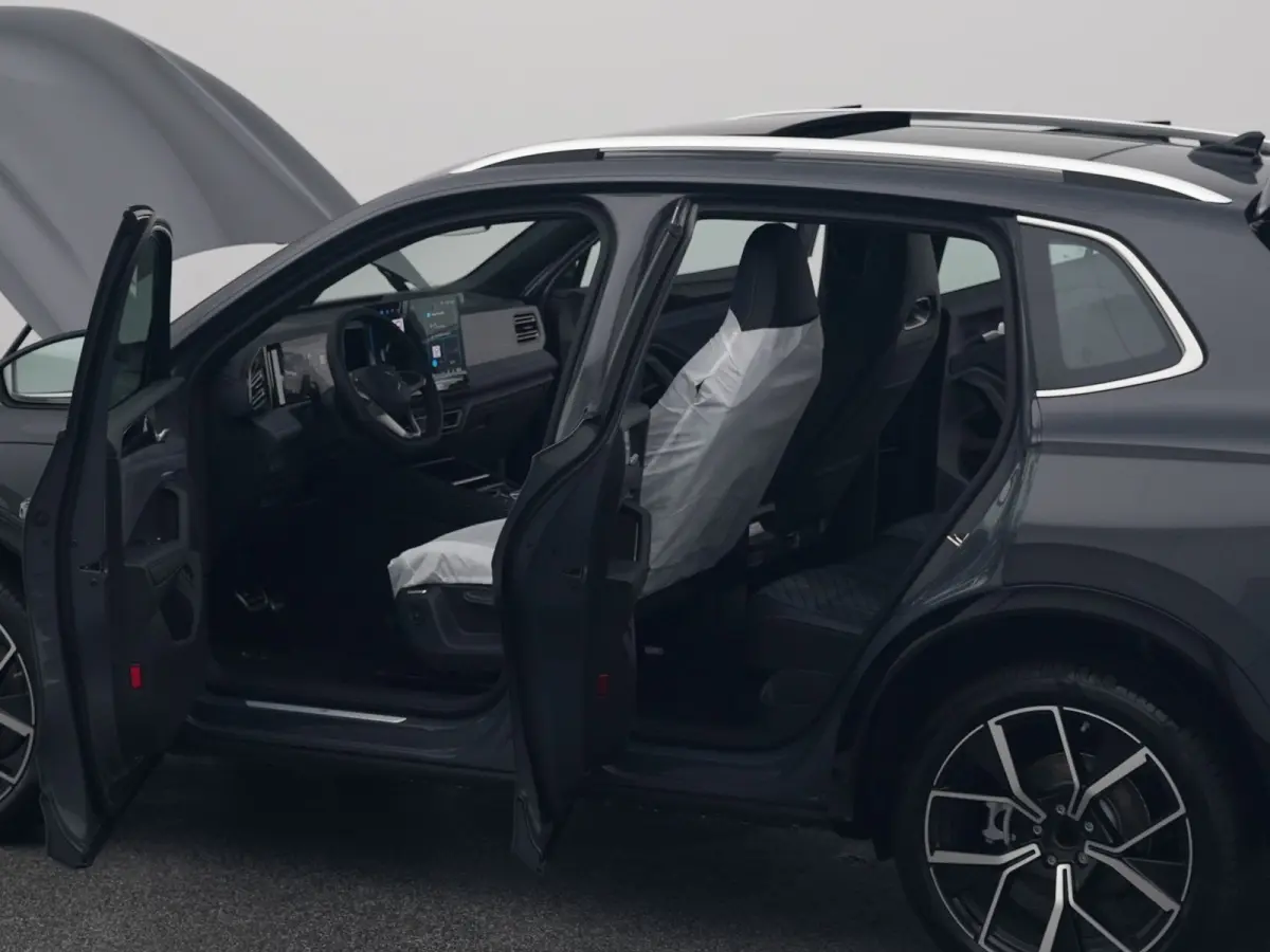 1.5 eHybrid R-Line NEW | PANO | 360° | HUD | ADAPTIVE | STOELMASSAGE | STOEL- EN STUURVERW. | TREKHAAK