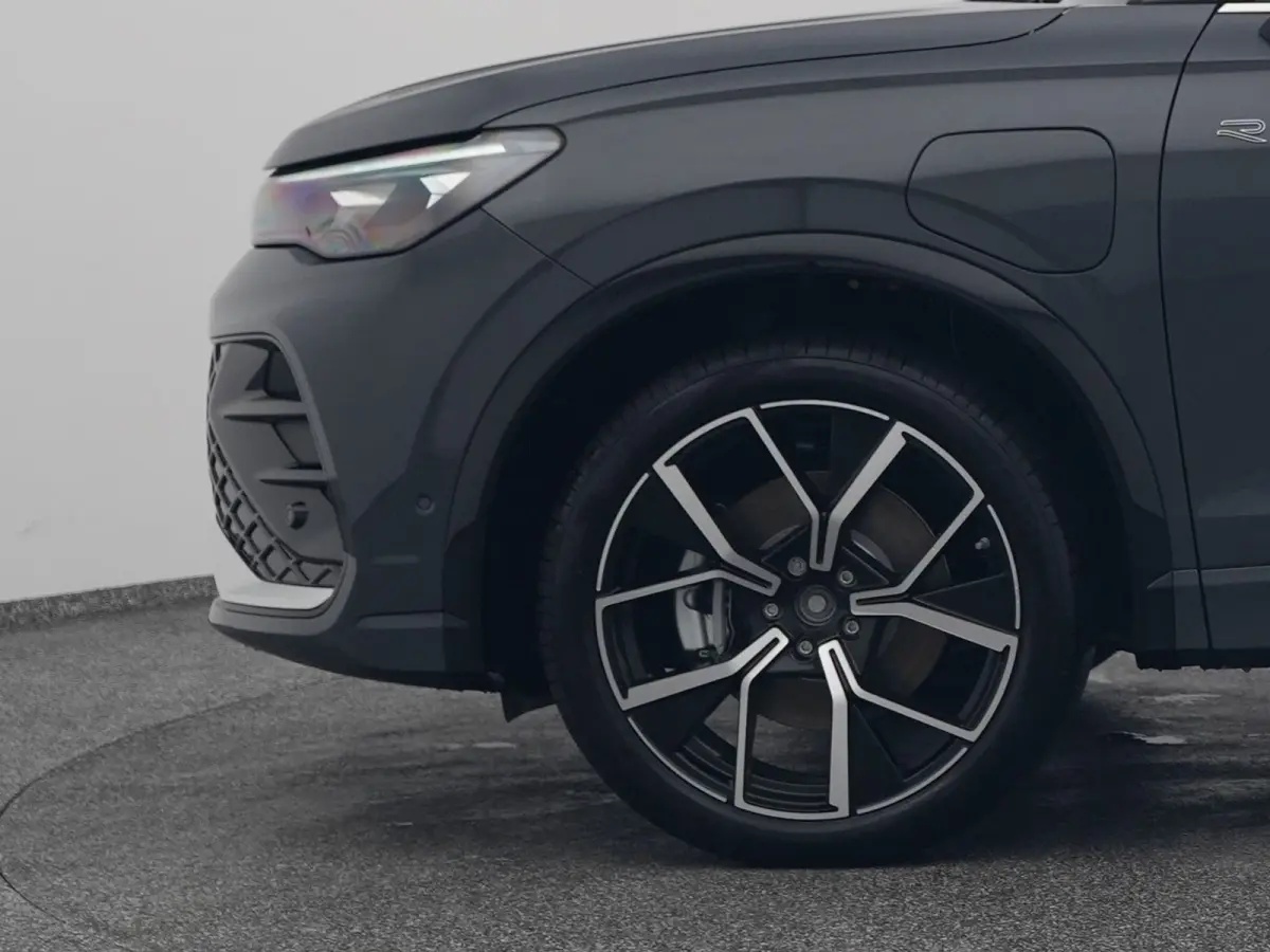 1.5 eHybrid R-Line NEW | PANO | 360° | HUD | ADAPTIVE | STOELMASSAGE | STOEL- EN STUURVERW. | TREKHAAK