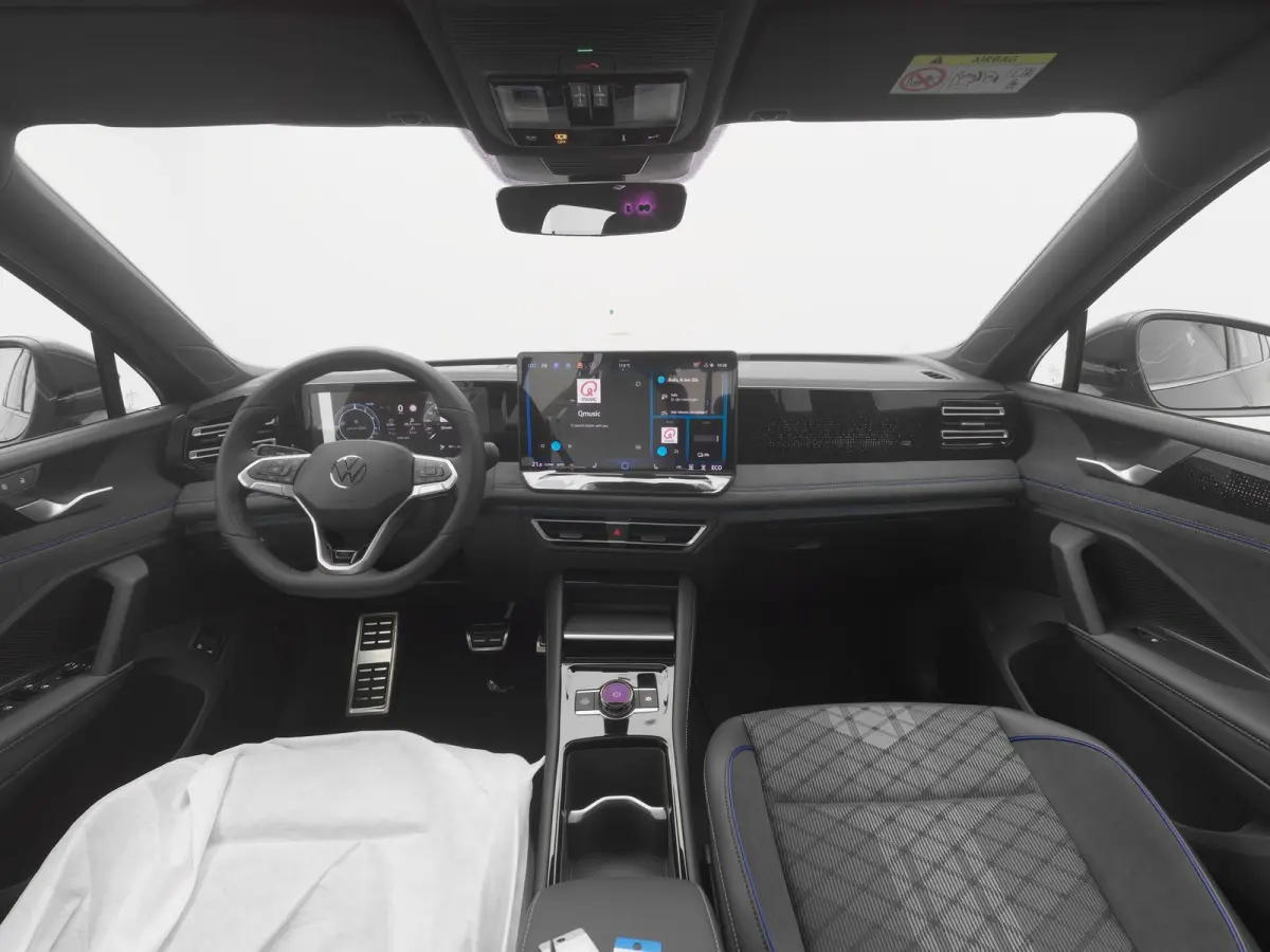 1.5 eHybrid R-Line NEW | PANO | 360° | HUD | ADAPTIVE | STOELMASSAGE | STOEL- EN STUURVERW. | TREKHAAK