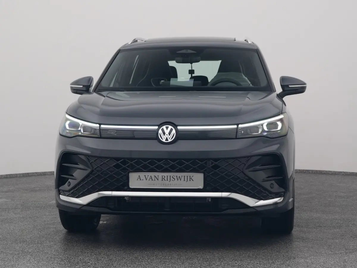 1.5 eHybrid R-Line NEW | PANO | 360° | HUD | ADAPTIVE | STOELMASSAGE | STOEL- EN STUURVERW. | TREKHAAK