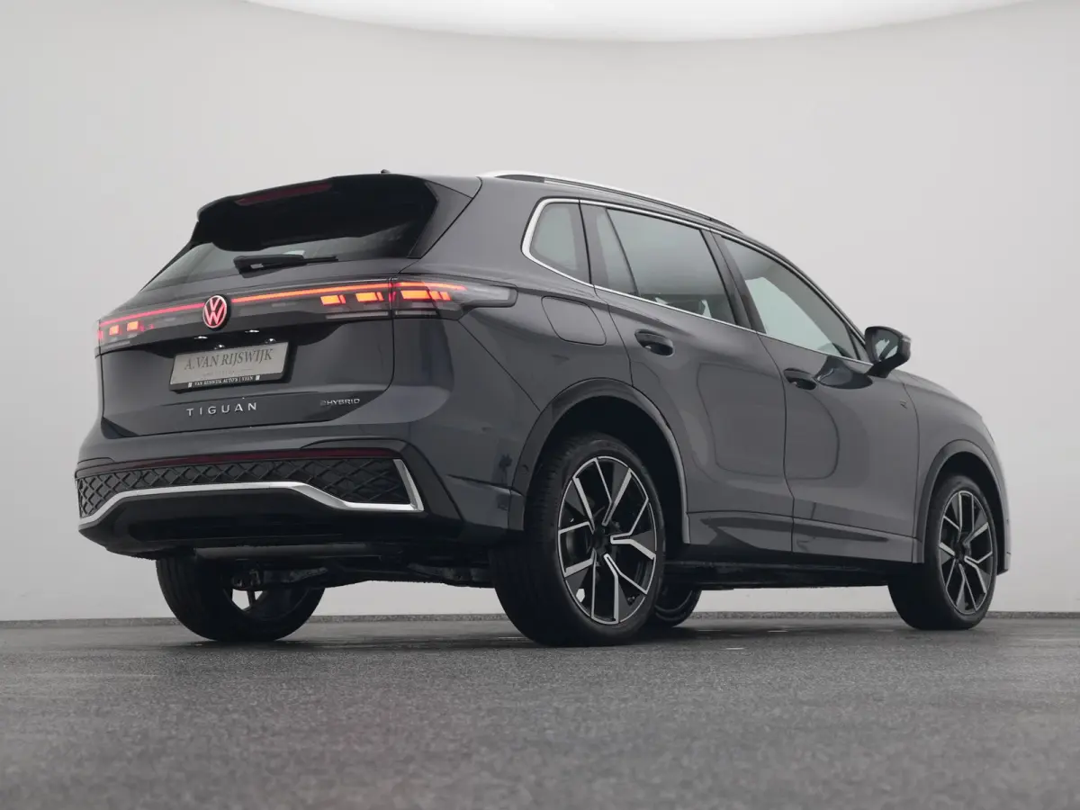 1.5 eHybrid R-Line NEW | PANO | 360° | HUD | ADAPTIVE | STOELMASSAGE | STOEL- EN STUURVERW. | TREKHAAK