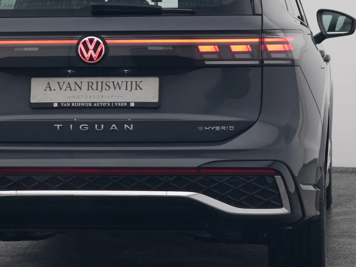 1.5 eHybrid R-Line NEW | PANO | 360° | HUD | ADAPTIVE | STOELMASSAGE | STOEL- EN STUURVERW. | TREKHAAK
